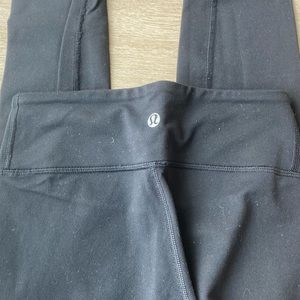 lululemon wonder under yoga pants in black size 2